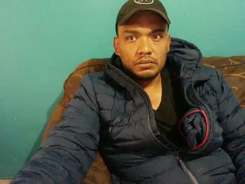 Snapshot of latinomoreno95 chatting on February 11, 2026, 5:51 pm latinomoreno95 online show from February 11, 2026, 5:51 pm