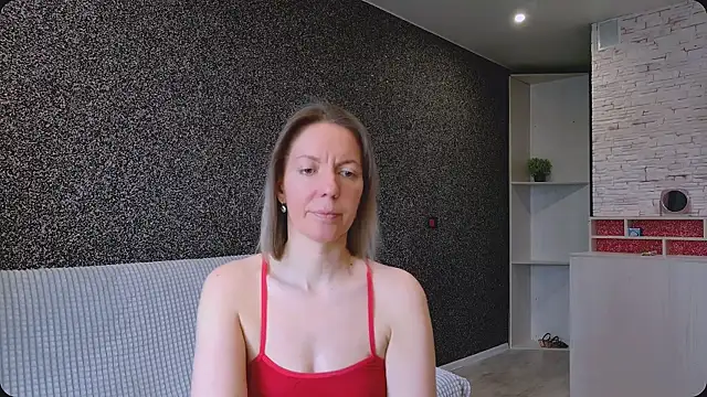 Snapshot of Amanda_Luxe chatting on May 11, 2026, 3:12 am Amanda Luxe online show from May 11, 2026, 3:12 am