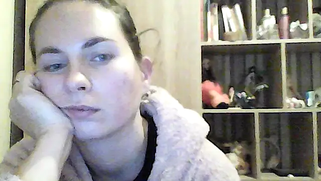 VikiLove765 online show from January 7, 2026, 11:40 pm