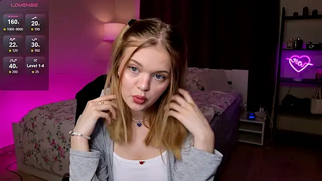 Elioraa online show from January 13, 2026, 2:44 pm