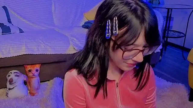 LaveraBadlam online show from February 3, 2026, 2:53 am