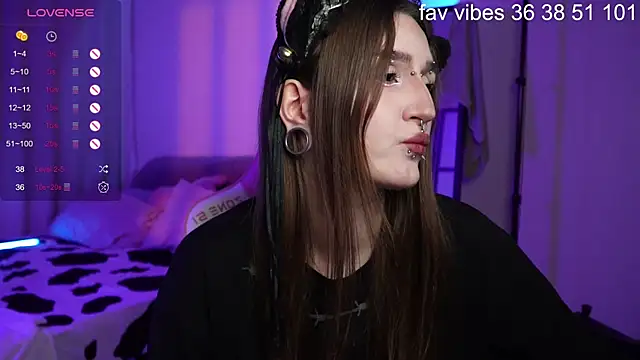 Alice Goth online show from July 8, 2026, 3:55 am