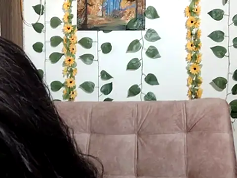 Nahomy-sm online show from June 30, 2026, 12:00 am