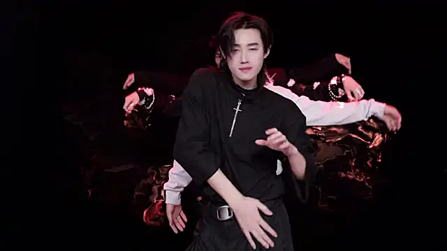 Snapshot of EXO-cbz chatting on February 4, 2026, 7:58 am EXO-cbz online show from February 4, 2026, 7:58 am