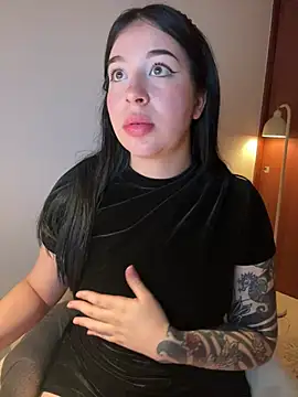 evelynrosess1 online show from May 8, 2026, 11:32 pm