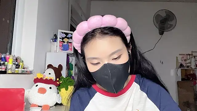 Tieu-May online show from May 6, 2026, 8:58 pm
