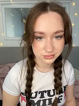 cuteeyesbaby online show from February 24, 2026, 7:17 am