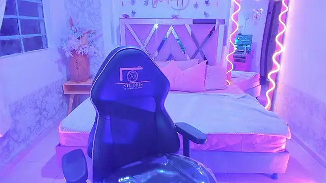 IRINA TAY1 online show from March 24, 2026, 4:06 am