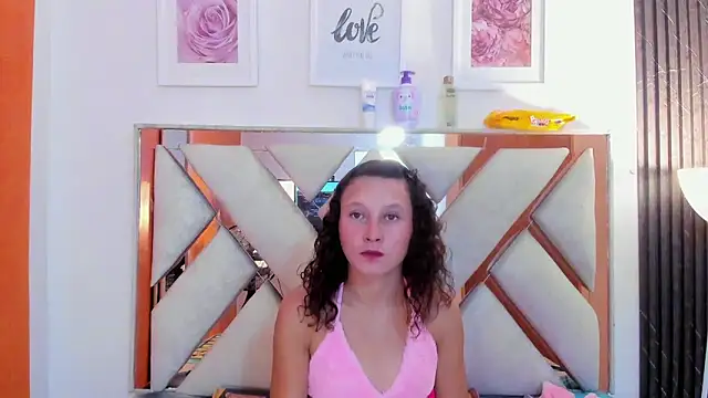 SalomeWilson online show from March 26, 2026, 8:36 pm