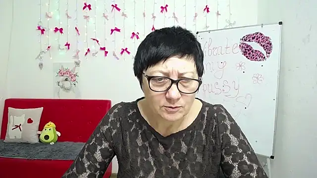 EmilyL0ve online show from April 29, 2026, 5:30 pm