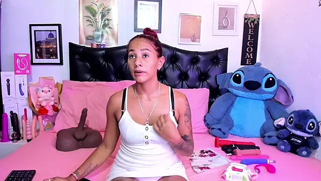 ValeryPettry 11 online show from June 12, 2026, 3:38 am