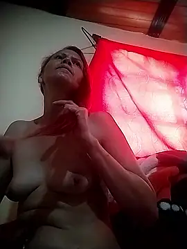 cintia love online show from January 14, 2026, 9:20 pm