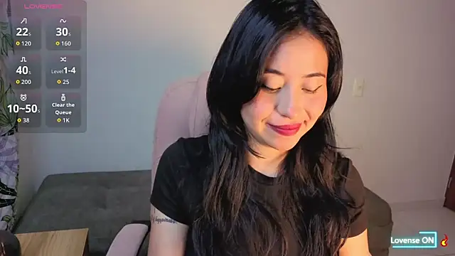 LolaOpalX online show from June 3, 2026, 12:24 am