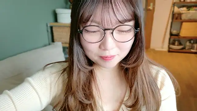 Snapshot of __Yui_ chatting on March 2, 2026, 12:57 am Yui online show from March 2, 2026, 12:57 am