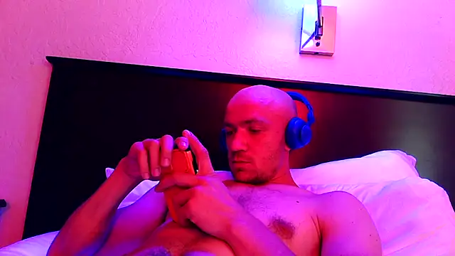 cloudyplay661 online show from May 8, 2026, 4:01 pm