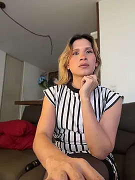 milablossom01 online show from June 19, 2026, 6:56 pm