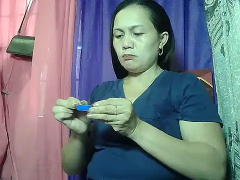 Snapshot of prettymomma24xx chatting on June 4, 2026, 2:39 am prettymomma24xx online show from June 4, 2026, 2:39 am