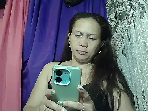 Snapshot of prettymomma24xx chatting on August 2, 2026, 8:51 pm prettymomma24xx online show from August 2, 2026, 8:51 pm