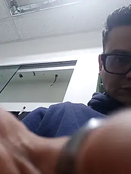 Snapshot of XHeterox chatting on March 3, 2026, 6:14 pm XHeterox online show from March 3, 2026, 6:14 pm