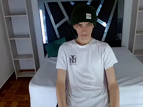 sora jun online show from April 28, 2026, 12:43 pm