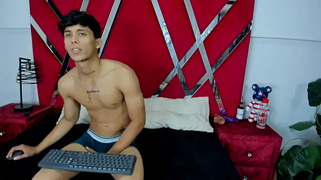 aishaxht online show from April 30, 2026, 8:57 pm