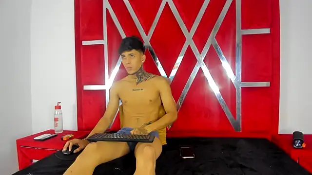 aishaxht online show from June 15, 2026, 2:58 am