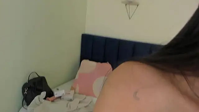 mayaevansmg online show from February 12, 2026, 12:22 pm