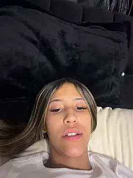 Snapshot of vicky_bass_ chatting on April 5, 2026, 2:09 am vicky bass online show from April 5, 2026, 2:09 am