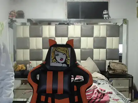 dulcecandy18 online show from February 1, 2026, 3:27 am