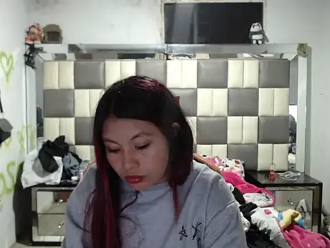 dulcecandy18 online show from February 5, 2026, 3:44 am