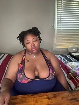 Chocolatebunnyxx96 online show from April 23, 2026, 3:14 pm