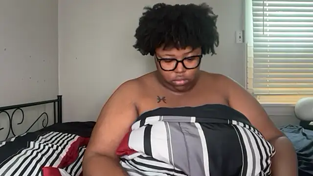 Chocolatebunnyxx96 online show from April 26, 2026, 2:04 pm