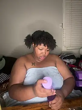 Chocolatebunnyxx96 online show from April 28, 2026, 2:49 am