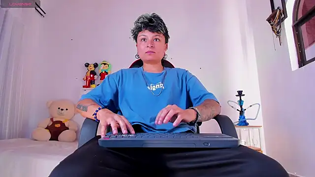 Zury Ramirez online show from May 11, 2026, 3:29 pm