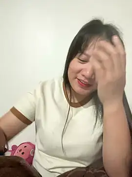 Snapshot of Suni-ii chatting on February 3, 2026, 1:04 am Suni-ii online show from February 3, 2026, 1:04 am