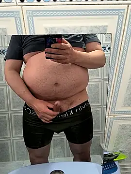 Snapshot of Tubebeermoso chatting on January 17, 2026, 8:56 pm Tubebeermoso online show from January 17, 2026, 8:56 pm