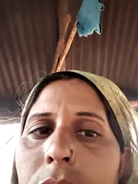 Snapshot of Bhavna8080 chatting on April 22, 2026, 12:35 am Bhavna8080 online show from April 22, 2026, 12:35 am