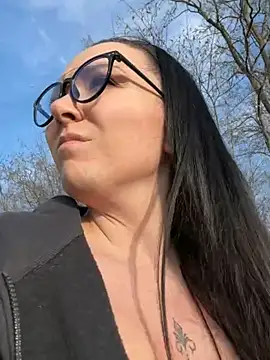 InkedCurly L online show from March 9, 2026, 3:05 pm