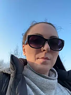 InkedCurly L online show from March 10, 2026, 3:17 pm