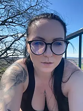 InkedCurly L online show from April 5, 2026, 10:45 am