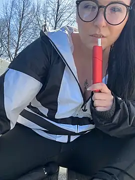 InkedCurly L online show from April 8, 2026, 8:14 am