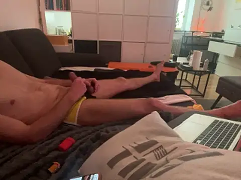 FFistPig69 online show from May 12, 2026, 4:31 am