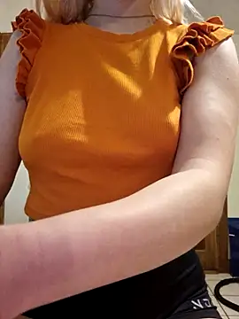 LunaStarBliss online show from January 14, 2026, 6:24 pm