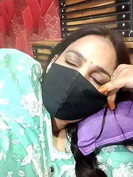 Snapshot of 01Roshani chatting on February 11, 2026, 11:43 pm 01Roshani online show from February 11, 2026, 11:43 pm