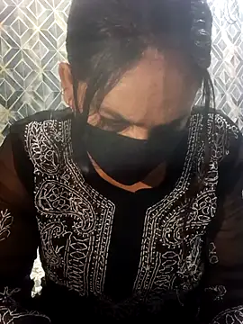 Snapshot of 01Roshani chatting on February 13, 2026, 11:50 am 01Roshani online show from February 13, 2026, 11:50 am