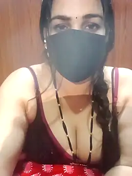 Snapshot of 01Roshani chatting on February 13, 2026, 11:56 pm 01Roshani online show from February 13, 2026, 11:56 pm