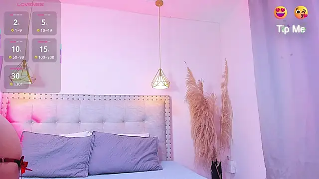 Mia dolls18 online show from April 29, 2026, 4:16 am