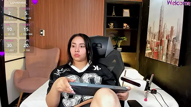 ThaliaBrookss  online show from February 27, 2026, 5:18 am