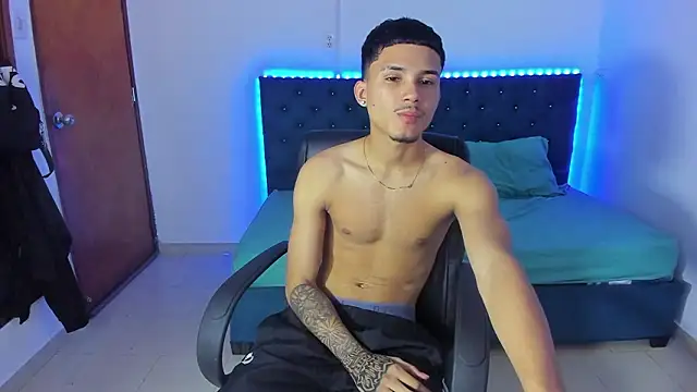 Liam hard04 online show from February 4, 2026, 12:22 pm