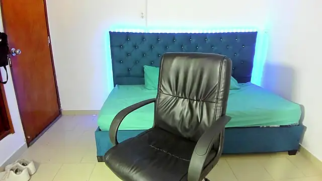 Liam hard04 online show from February 5, 2026, 12:21 pm